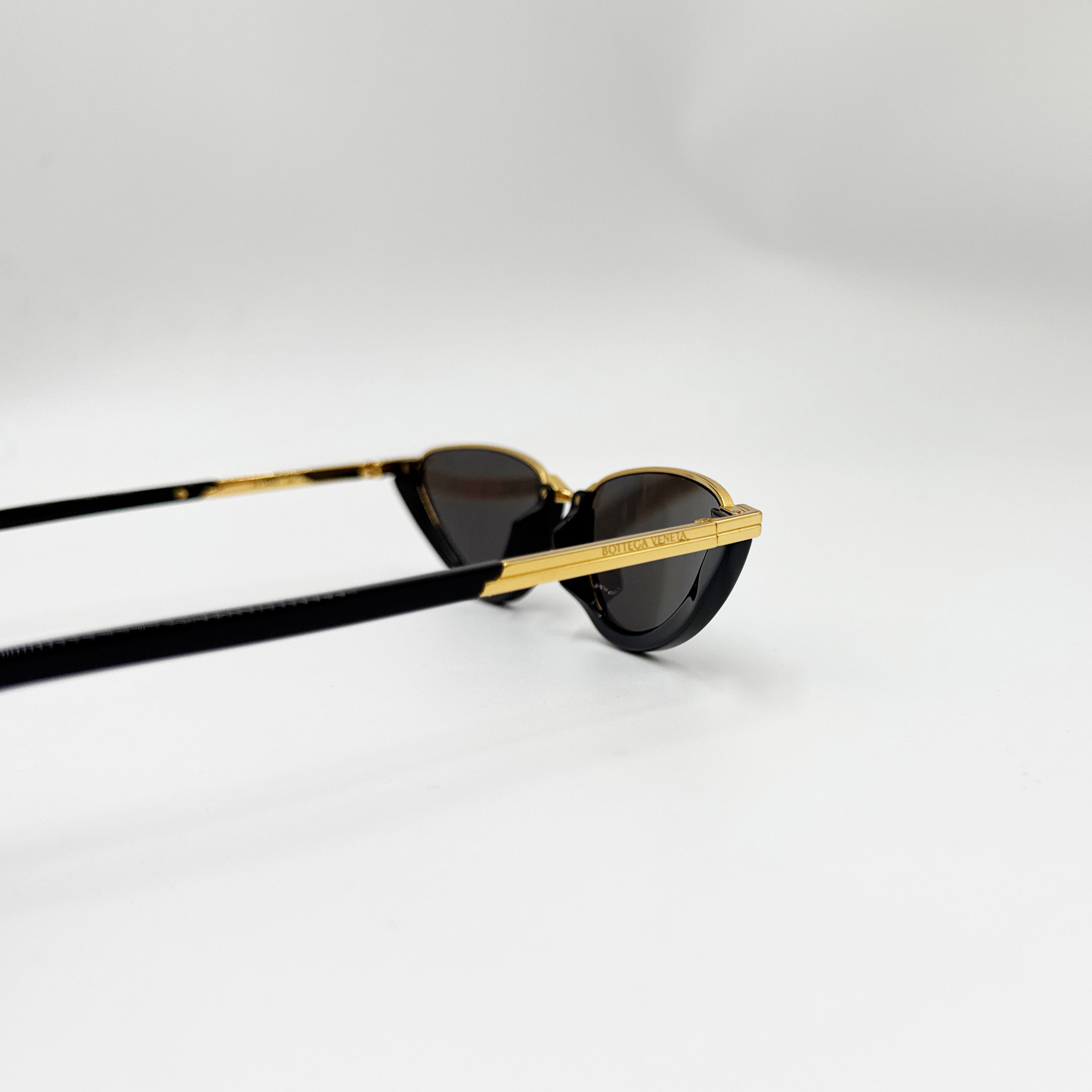 Bottega Veneta BV1346S sort