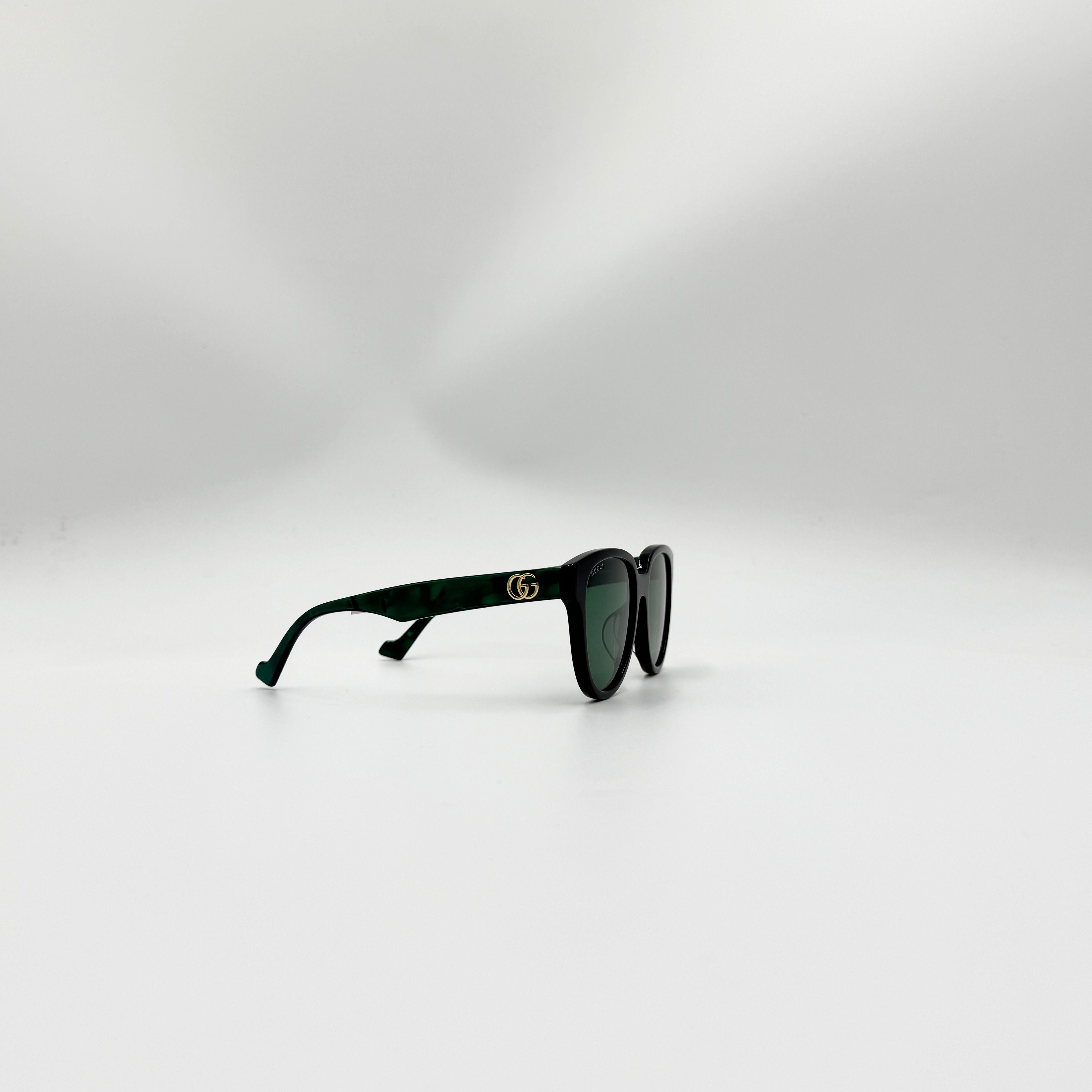 Gucci GG0960SA med grønne stænger