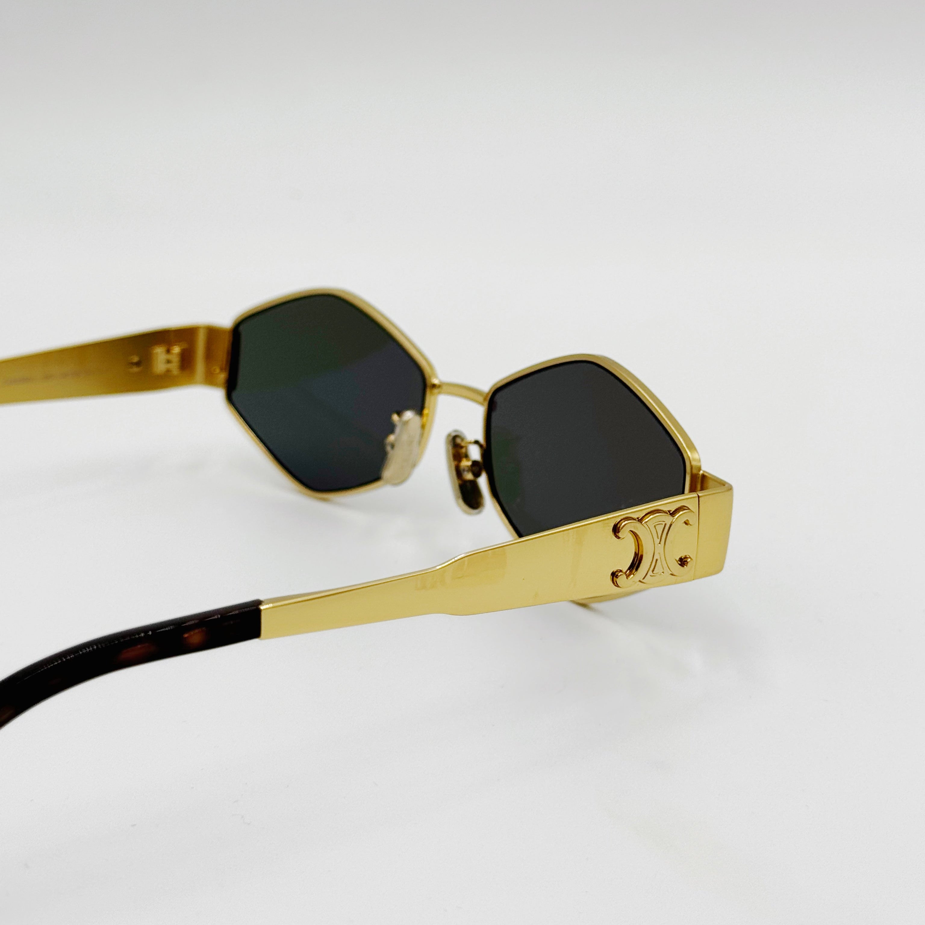 Celine CL40254U Guld