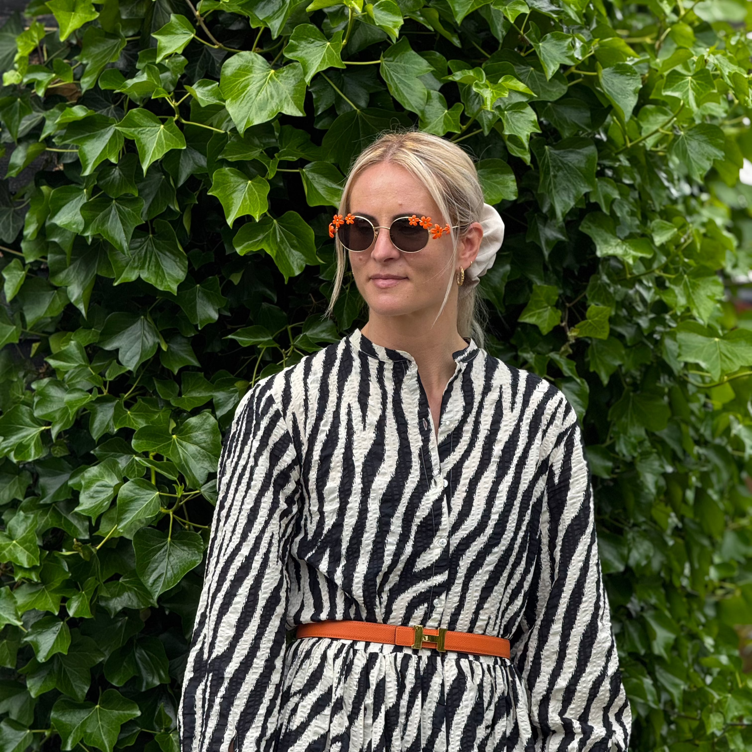 Loewe LW40173U Guld med orange blomster