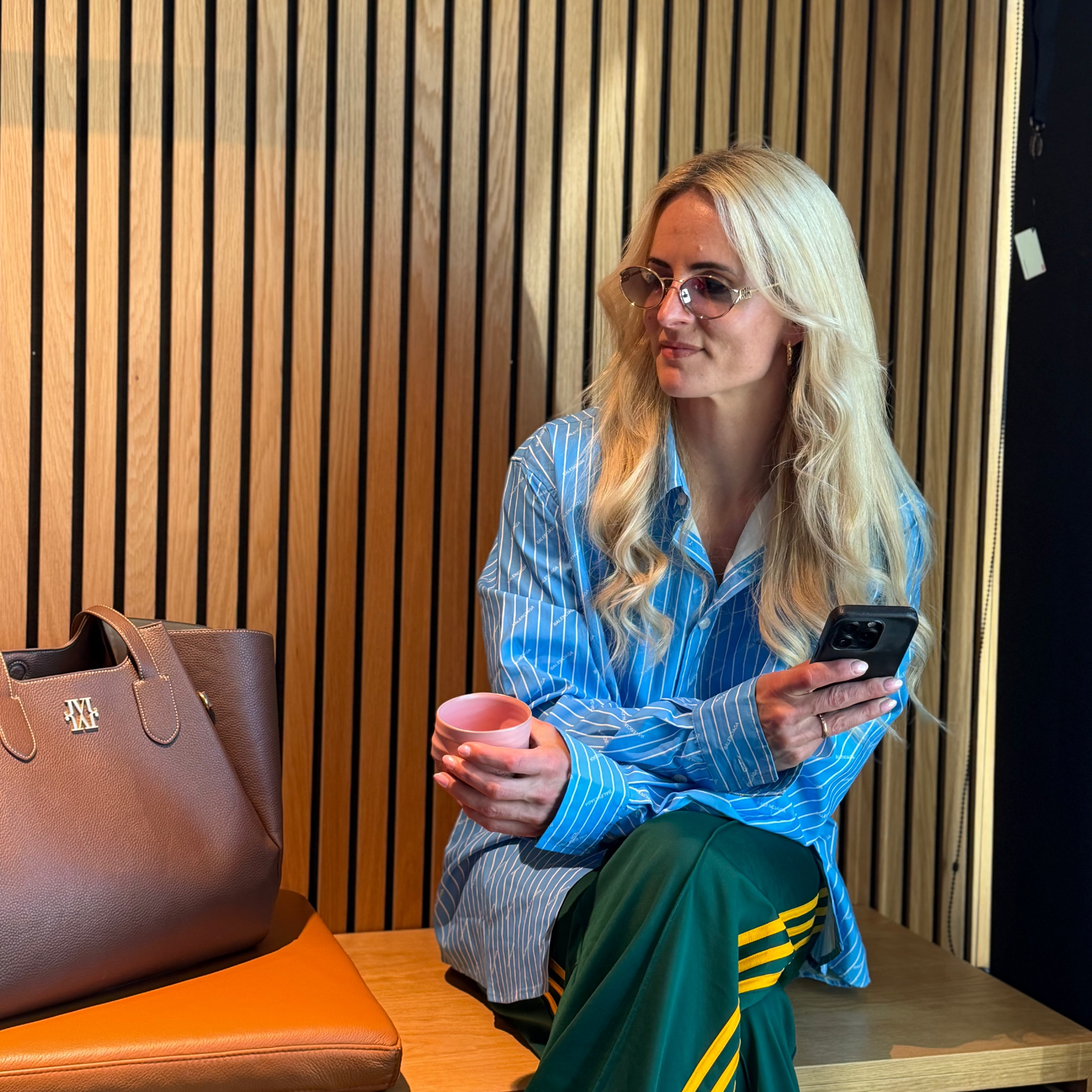 MiuMiu SMU52Y guld med lyse glas