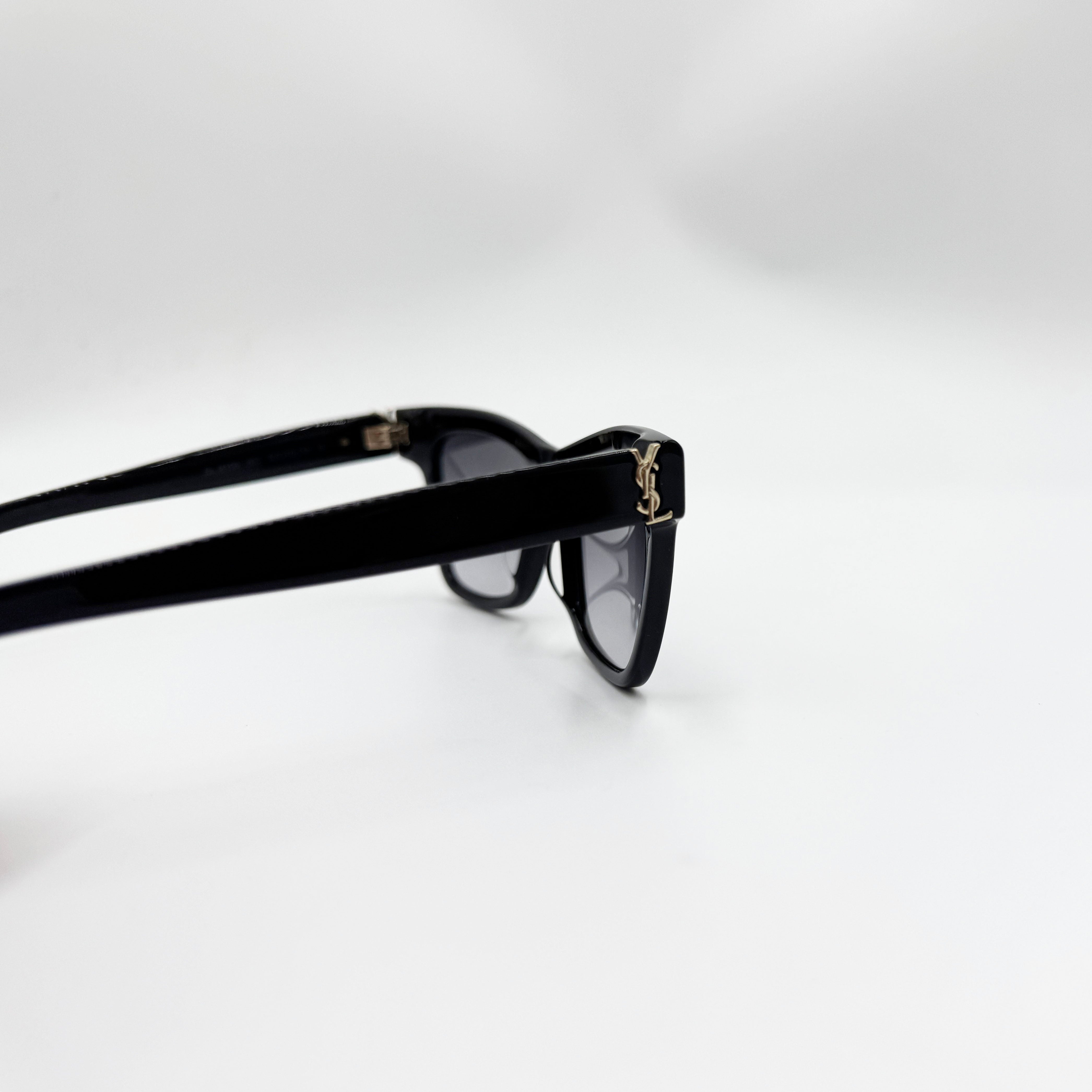 Saint Laurent SLM106 sort