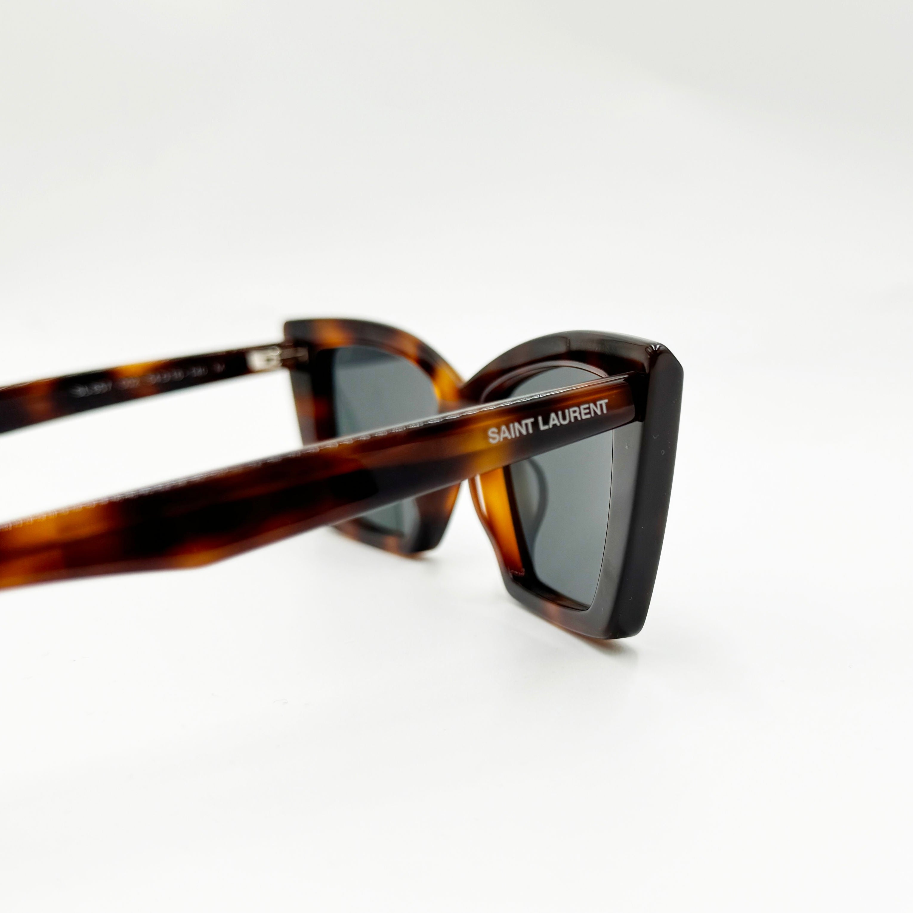 Saint Laurent SL657 havana