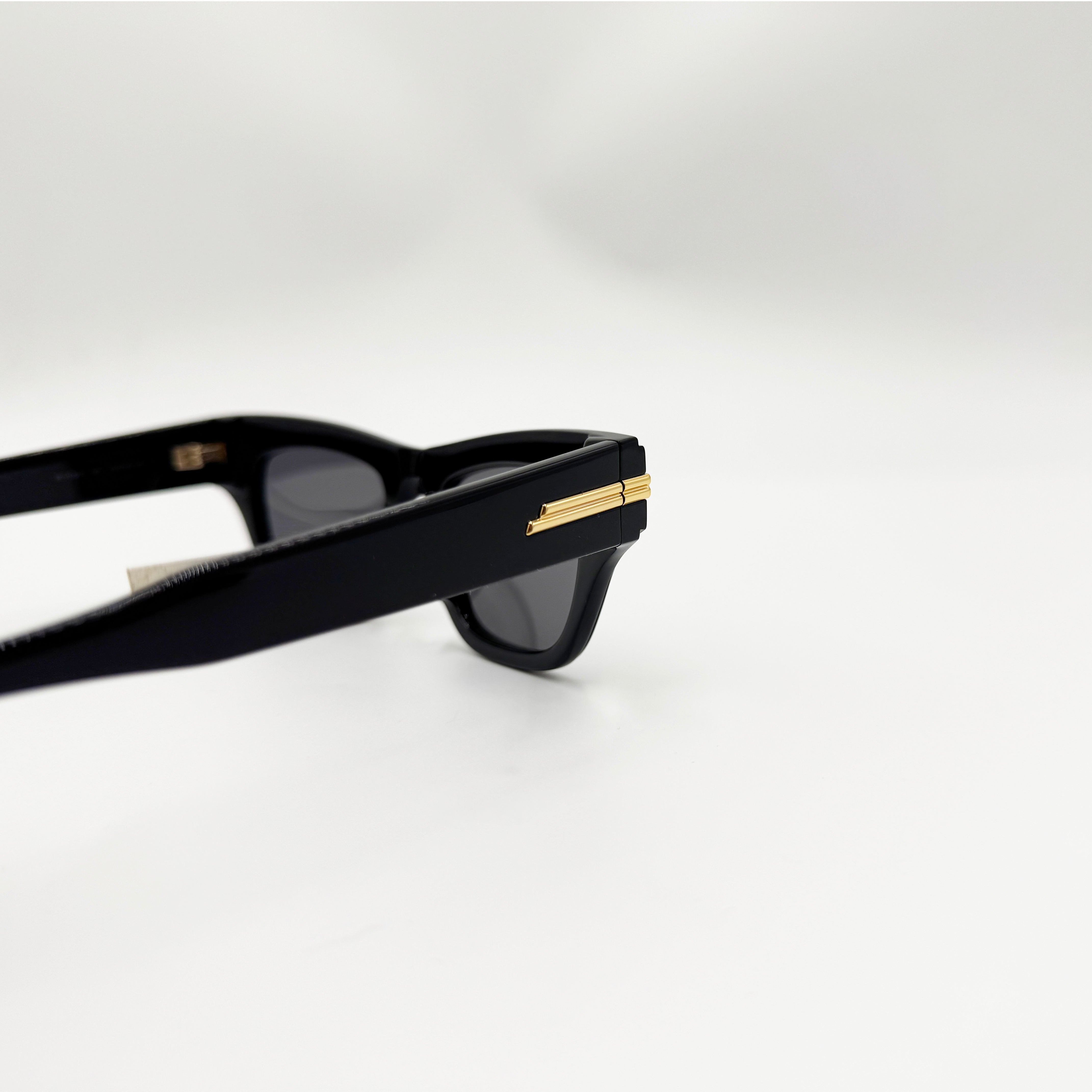 Bottega Veneta BV1122S sort