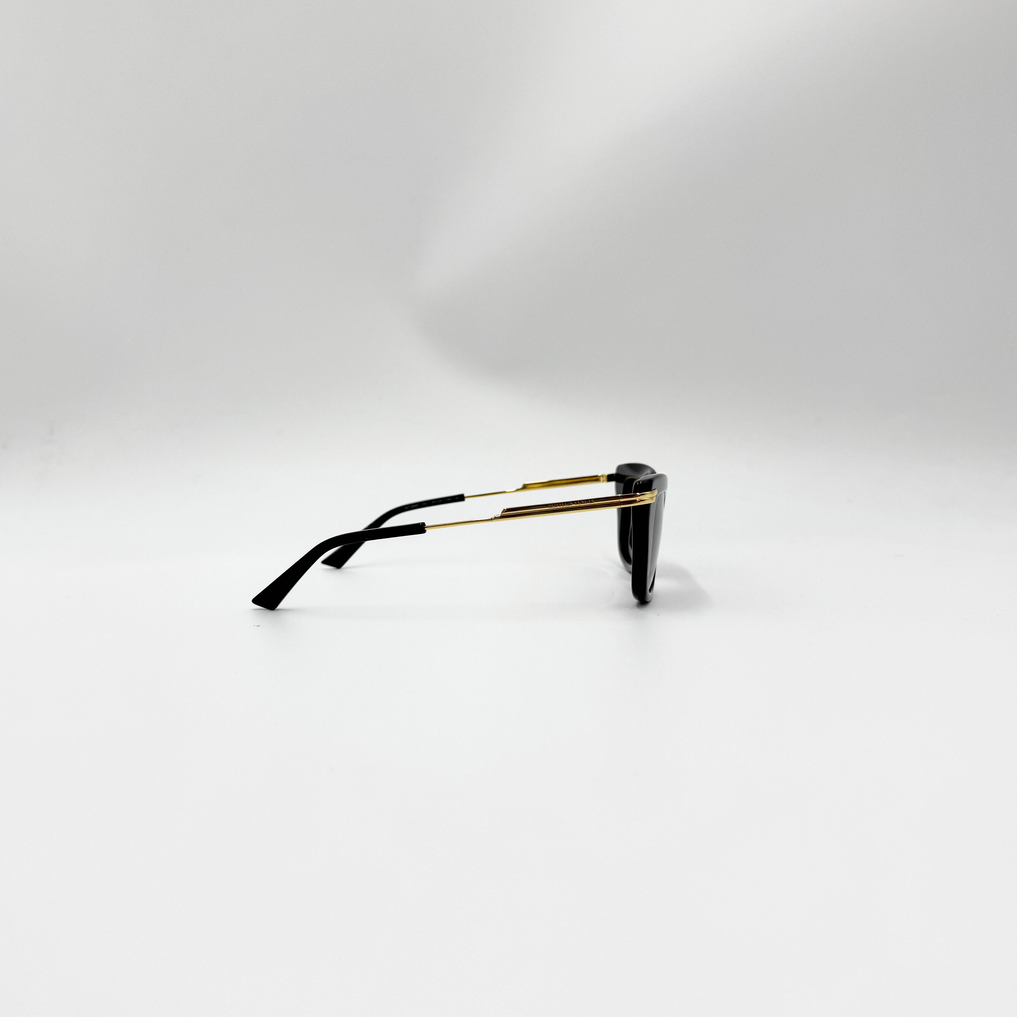 Bottega Veneta BV1369S sort