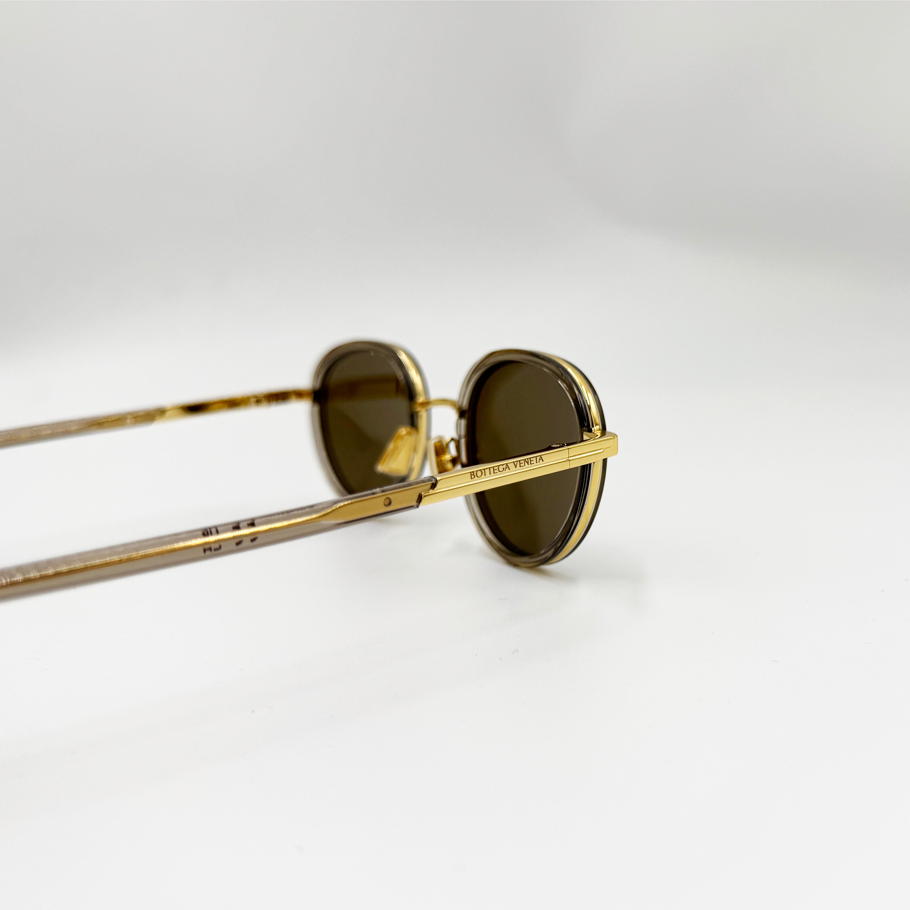 Bottega Veneta BV1372S guld