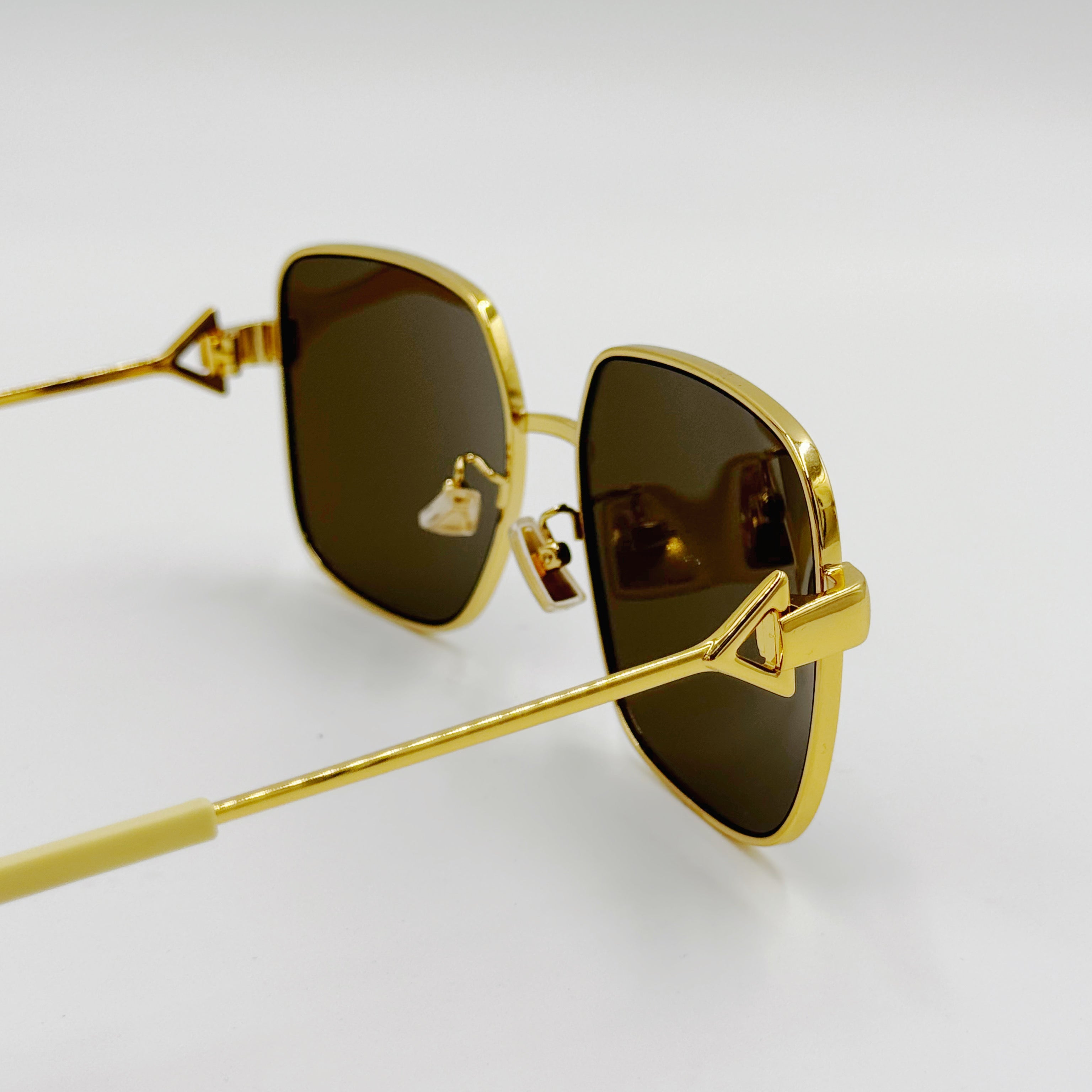 Bottega Veneta BV1199S Guld