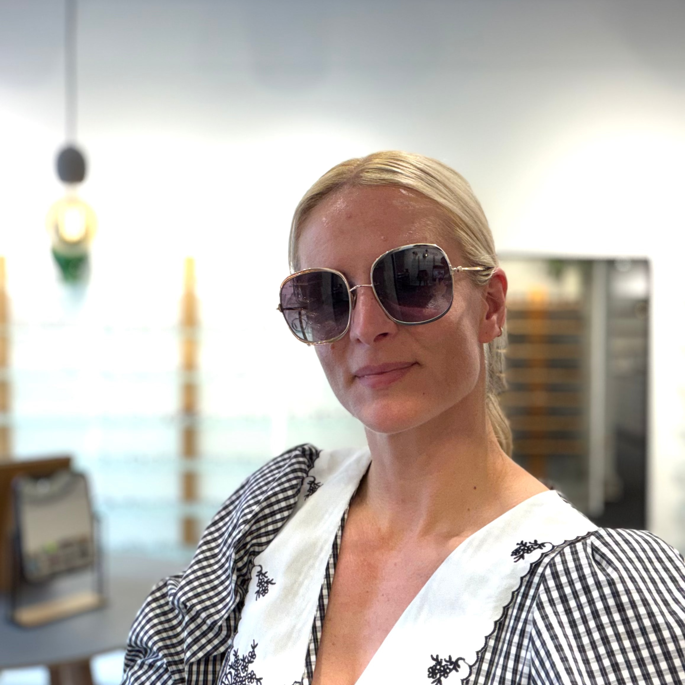 Tom Ford Sofia-02 TF 1320 Guld