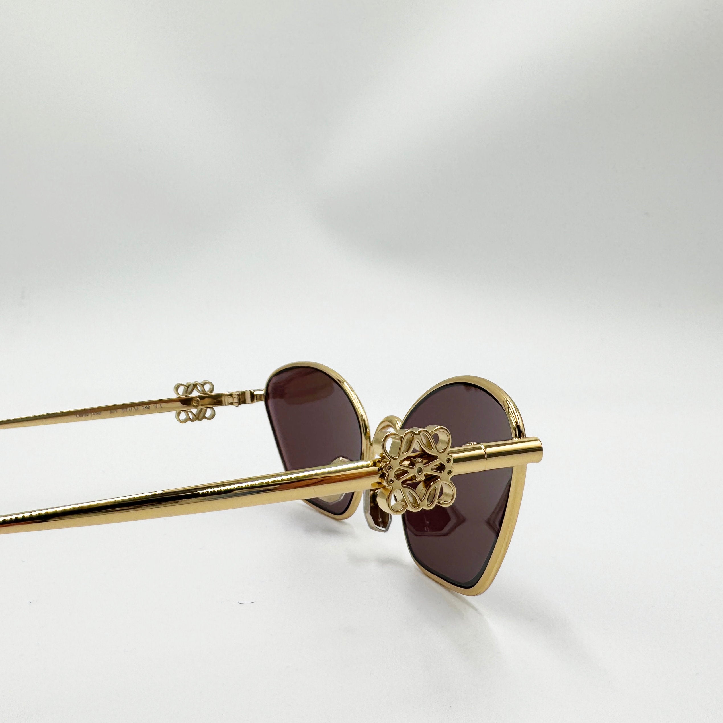 Loewe LW40115U lyserødeglas