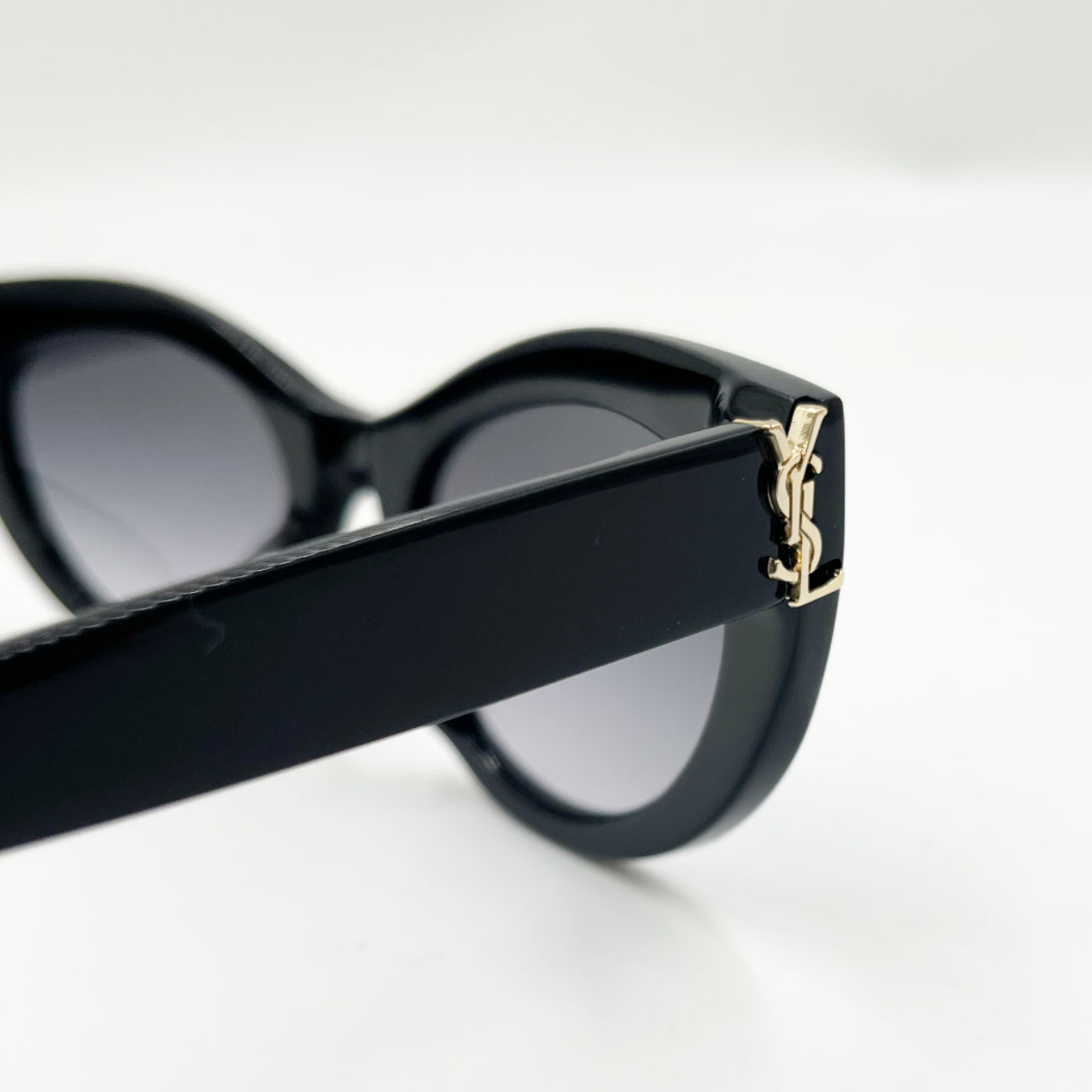 Saint Laurent SLM115 sort